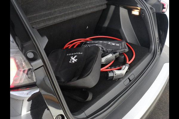 Peugeot e-2008 EV GT Pack 50 kWh | Stoelverwarming | Alcantara | Adaptive cruise | Camera | Carplay | Navigatie | Keyless | Digital Cockpit | Dodehoek detectie | Climate control