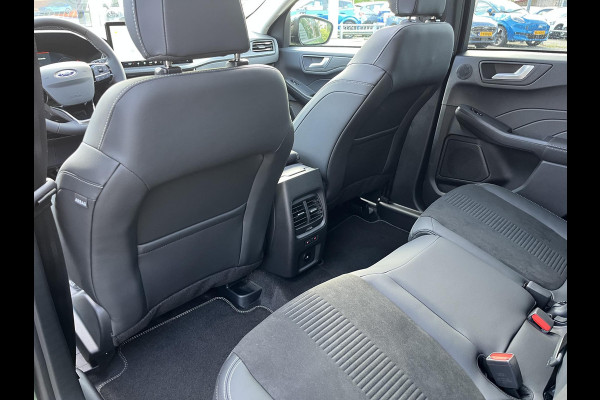 Ford Kuga 2.5 PHEV Active X Panoramadak | Winter Pack | Wegklapbare trekhaak | 19 inch lichtmetalen velgen | Reservewiel | Adaptieve Matrix LED koplampen met Coast to Coast | Prijs incl. 4.000 Ford voordeel