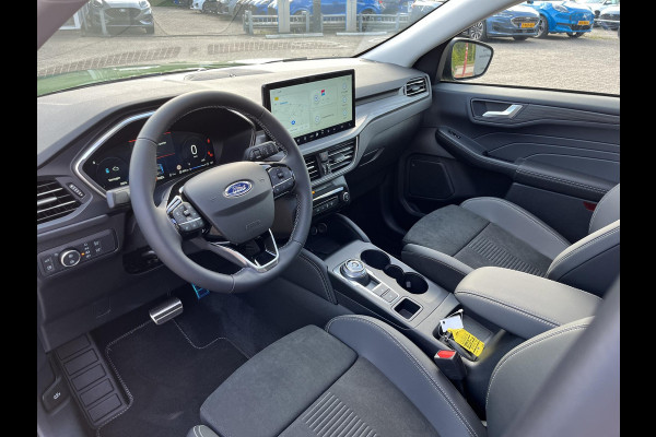 Ford Kuga 2.5 PHEV Active X Panoramadak | Winter Pack | Wegklapbare trekhaak | 19 inch lichtmetalen velgen | Reservewiel | Adaptieve Matrix LED koplampen met Coast to Coast | Prijs incl. 4.000 Ford voordeel