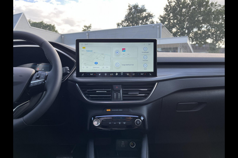Ford Kuga 2.5 PHEV Active X Panoramadak | Winter Pack | Wegklapbare trekhaak | 19 inch lichtmetalen velgen | Reservewiel | Adaptieve Matrix LED koplampen met Coast to Coast | Prijs incl. 4.000 Ford voordeel