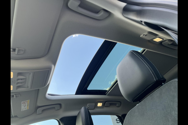 Ford Kuga 2.5 PHEV Active X Panoramadak | Winter Pack | Wegklapbare trekhaak | 19 inch lichtmetalen velgen | Reservewiel | Adaptieve Matrix LED koplampen met Coast to Coast | Prijs incl. 4.000 Ford voordeel