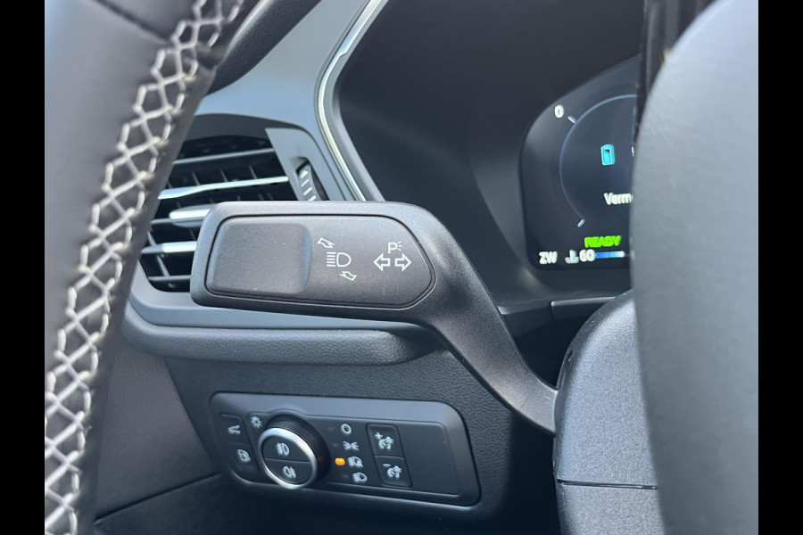 Ford Kuga 2.5 PHEV Active X Panoramadak | Winter Pack | Wegklapbare trekhaak | 19 inch lichtmetalen velgen | Reservewiel | Adaptieve Matrix LED koplampen met Coast to Coast | Prijs incl. 4.000 Ford voordeel
