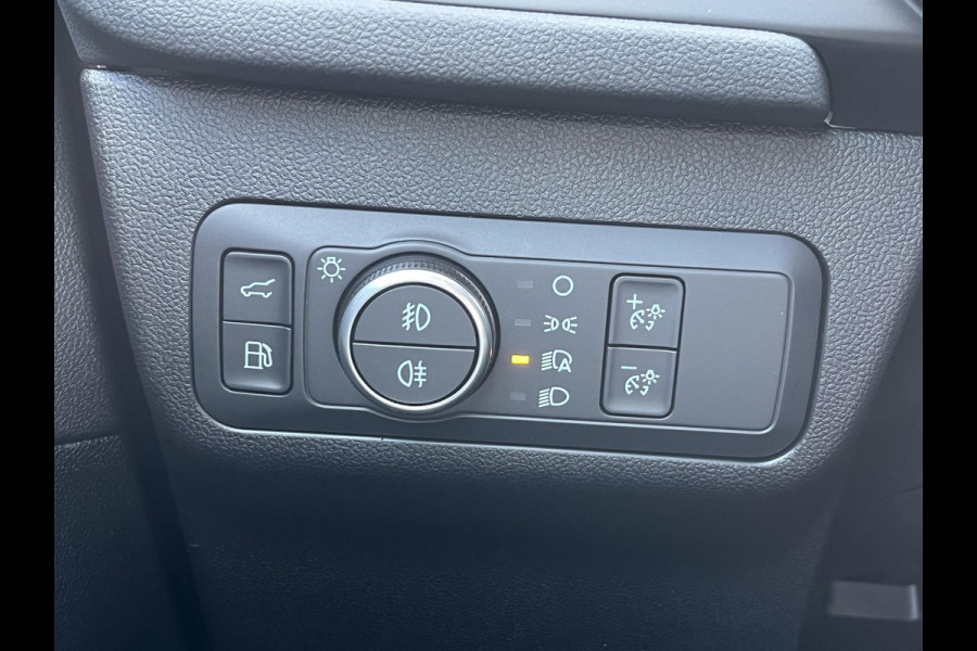 Ford Kuga 2.5 PHEV Active X Panoramadak | Winter Pack | Wegklapbare trekhaak | 19 inch lichtmetalen velgen | Reservewiel | Adaptieve Matrix LED koplampen met Coast to Coast | Prijs incl. 4.000 Ford voordeel