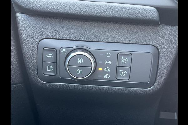 Ford Kuga 2.5 PHEV Active X Panoramadak | Winter Pack | Wegklapbare trekhaak | 19 inch lichtmetalen velgen | Reservewiel | Adaptieve Matrix LED koplampen met Coast to Coast | Prijs incl. 4.000 Ford voordeel