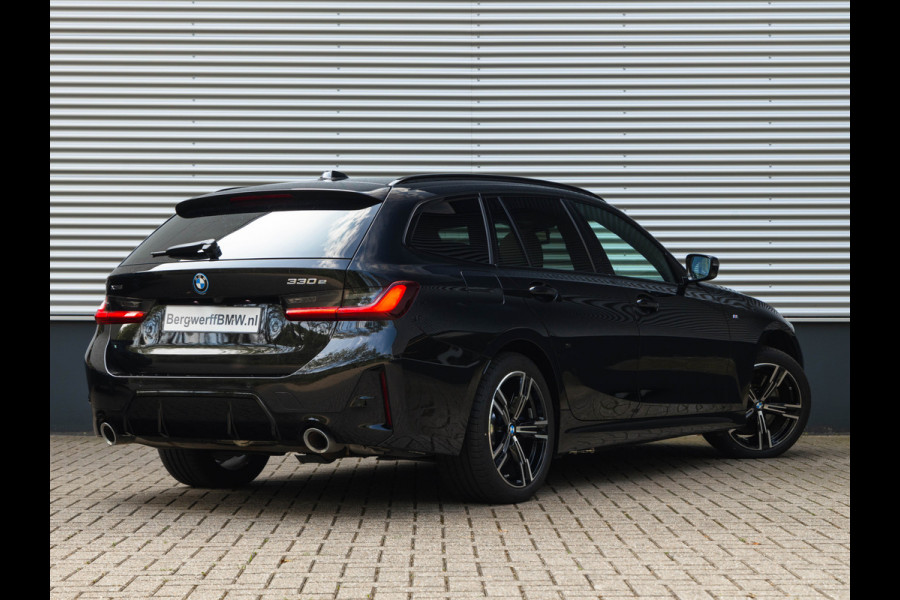 BMW 3 Serie Touring 330e xDrive M-Sport - Pano - Driving Ass Prof - Trekhaak - Head-up