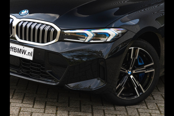 BMW 3 Serie Touring 330e xDrive M-Sport - Pano - Driving Ass Prof - Trekhaak - Head-up
