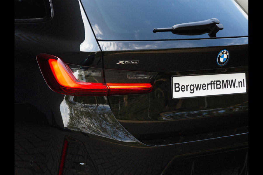 BMW 3 Serie Touring 330e xDrive M-Sport - Pano - Driving Ass Prof - Trekhaak - Head-up