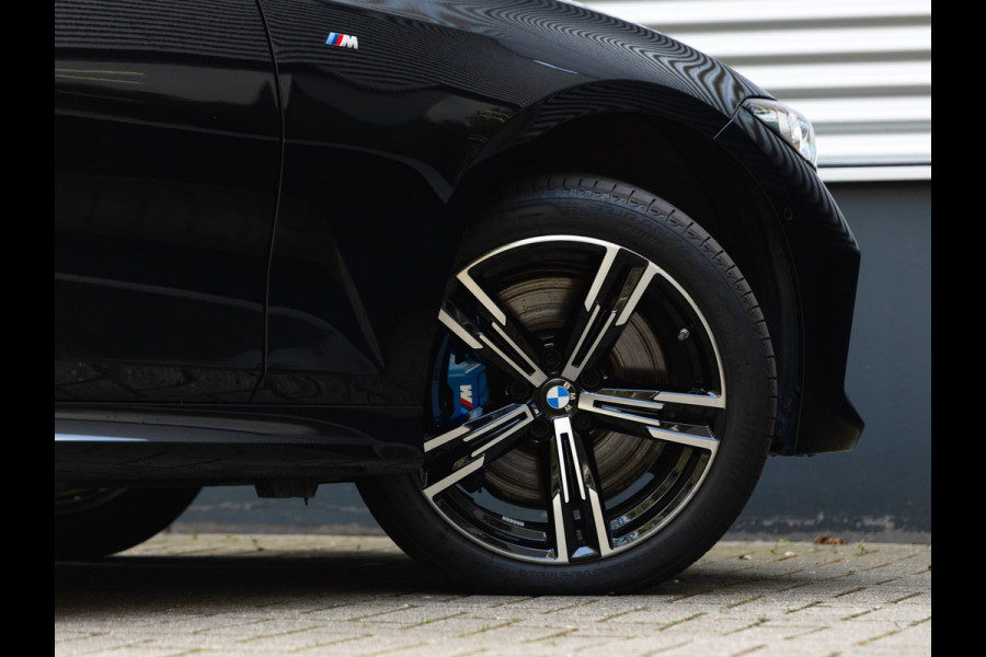 BMW 3 Serie Touring 330e xDrive M-Sport - Pano - Driving Ass Prof - Trekhaak - Head-up