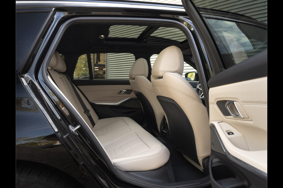 BMW 3 Serie Touring 330e xDrive M-Sport - Pano - Driving Ass Prof - Trekhaak - Head-up