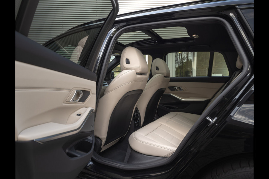 BMW 3 Serie Touring 330e xDrive M-Sport - Pano - Driving Ass Prof - Trekhaak - Head-up