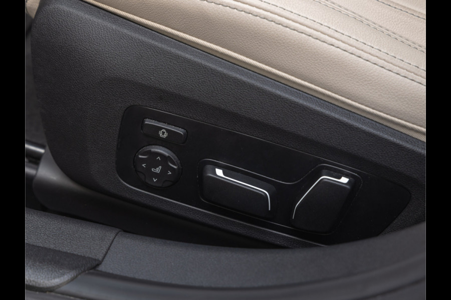 BMW 3 Serie Touring 330e xDrive M-Sport - Pano - Driving Ass Prof - Trekhaak - Head-up