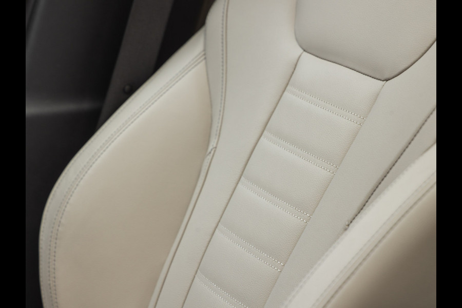 BMW 3 Serie Touring 330e xDrive M-Sport - Pano - Driving Ass Prof - Trekhaak - Head-up