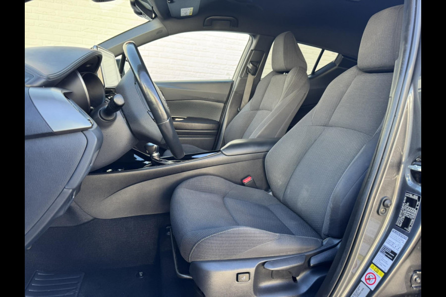 Toyota C-HR 1.8 Hybrid Dynamic Cruise control Climate control Navigatie DAB Achteruitrijcamera