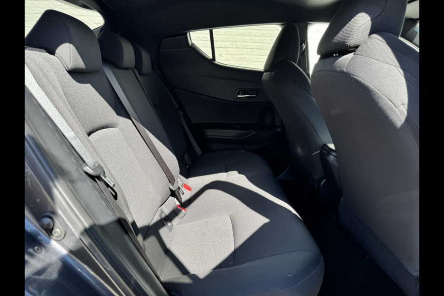 Toyota C-HR 1.8 Hybrid Dynamic Cruise control Climate control Navigatie DAB Achteruitrijcamera