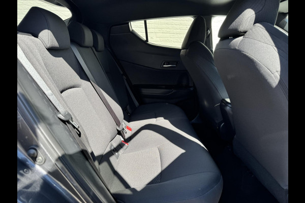 Toyota C-HR 1.8 Hybrid Dynamic Cruise control Climate control Navigatie DAB Achteruitrijcamera