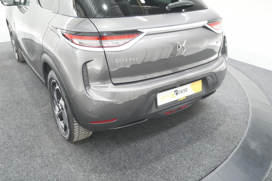 DS DS 3 Crossback 50 kwh e-Tense So Chic | Camera | Dodehoekdetectie | Head-Up Display | Apple Carplay | Stoelverwarming