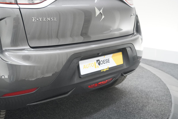 DS DS 3 Crossback 50 kwh e-Tense So Chic | Camera | Dodehoekdetectie | Head-Up Display | Apple Carplay | Stoelverwarming