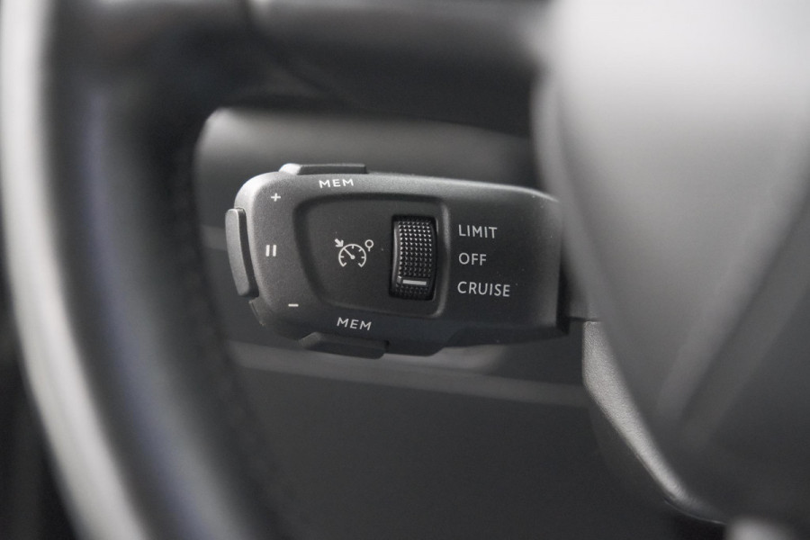 DS DS 3 Crossback 50 kwh e-Tense So Chic | Camera | Dodehoekdetectie | Head-Up Display | Apple Carplay | Stoelverwarming