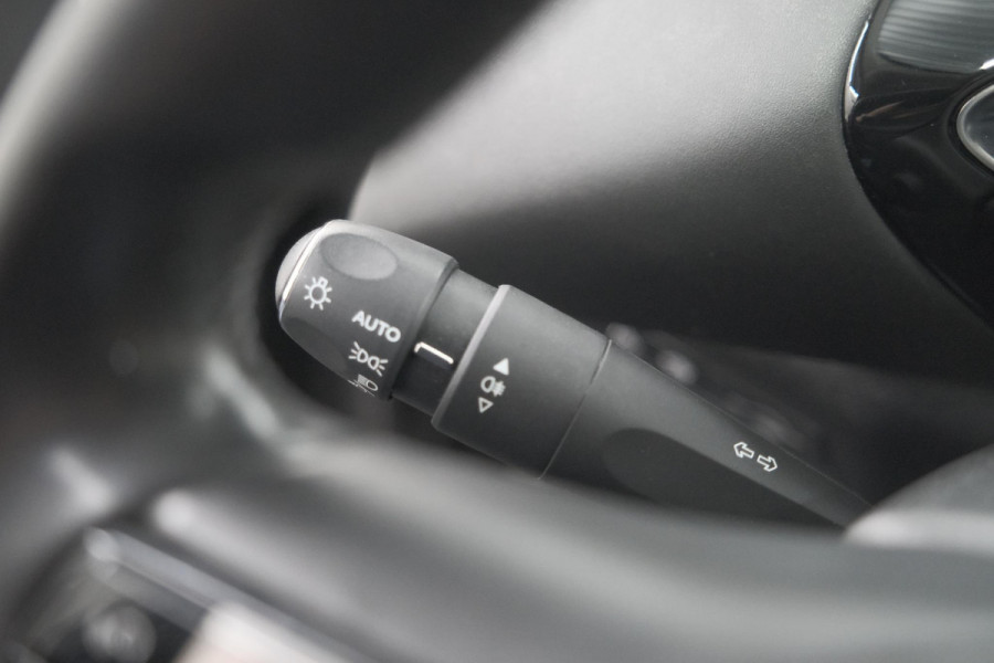 DS DS 3 Crossback 50 kwh e-Tense So Chic | Camera | Dodehoekdetectie | Head-Up Display | Apple Carplay | Stoelverwarming
