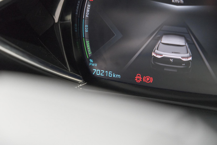 DS DS 3 Crossback 50 kwh e-Tense So Chic | Camera | Dodehoekdetectie | Head-Up Display | Apple Carplay | Stoelverwarming