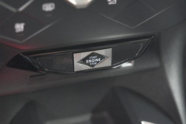 DS DS 3 Crossback 50 kwh e-Tense So Chic | Camera | Dodehoekdetectie | Head-Up Display | Apple Carplay | Stoelverwarming