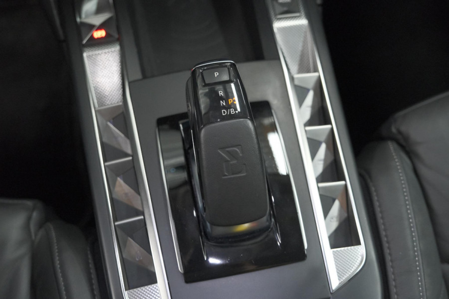 DS DS 3 Crossback 50 kwh e-Tense So Chic | Camera | Dodehoekdetectie | Head-Up Display | Apple Carplay | Stoelverwarming