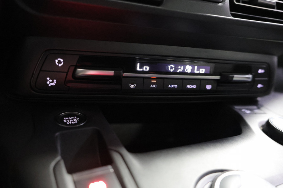 Opel Combo 1.5 Turbo Innovation 7pers AUTOM Carplay TREKH 360Cam Side/Lane-Assist '22