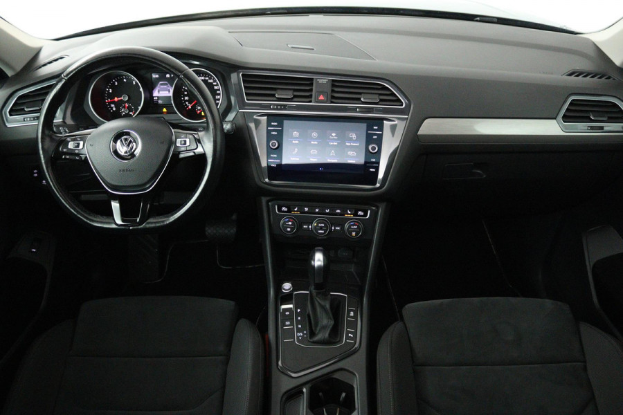 Volkswagen Tiguan Allspace 1.5 TSI Comfortline Business 7p. (PANORAMADAK, TREKHAAK, PARKEERSENSOREN, STOELVERWARMING, CARPLAY)