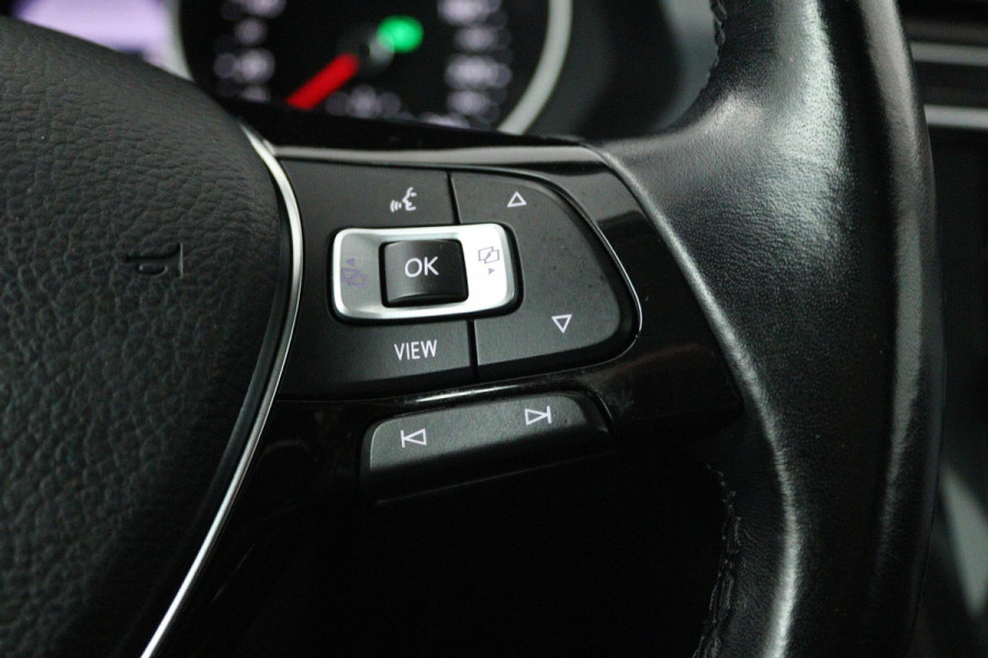 Volkswagen Tiguan Allspace 1.5 TSI Comfortline Business 7p. (PANORAMADAK, TREKHAAK, PARKEERSENSOREN, STOELVERWARMING, CARPLAY)