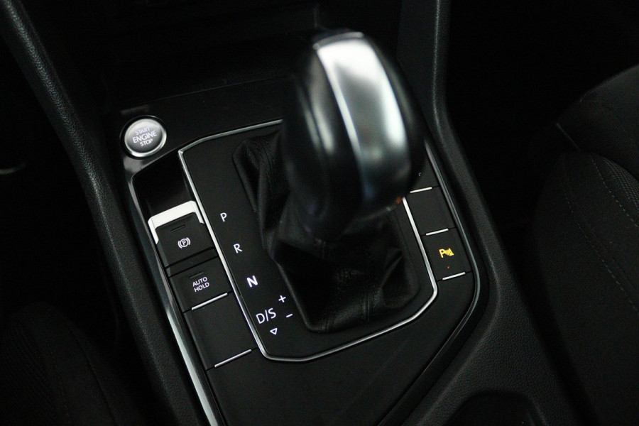Volkswagen Tiguan Allspace 1.5 TSI Comfortline Business 7p. (PANORAMADAK, TREKHAAK, PARKEERSENSOREN, STOELVERWARMING, CARPLAY)