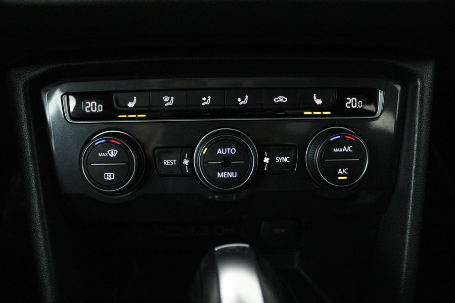Volkswagen Tiguan Allspace 1.5 TSI Comfortline Business 7p. (PANORAMADAK, TREKHAAK, PARKEERSENSOREN, STOELVERWARMING, CARPLAY)