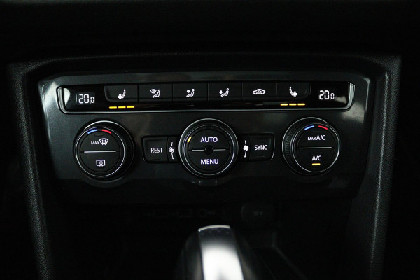 Volkswagen Tiguan Allspace 1.5 TSI Comfortline Business 7p. (PANORAMADAK, TREKHAAK, PARKEERSENSOREN, STOELVERWARMING, CARPLAY)
