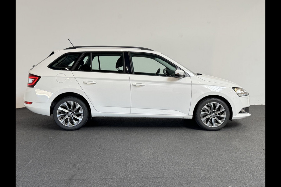 Škoda Fabia Combi 1.0 TSI DSG Business Edition Trekhaak Navigatie Apple Carplay/Android Auto Parkeersensoren achter Stoelverwarming Cruise Control Airco