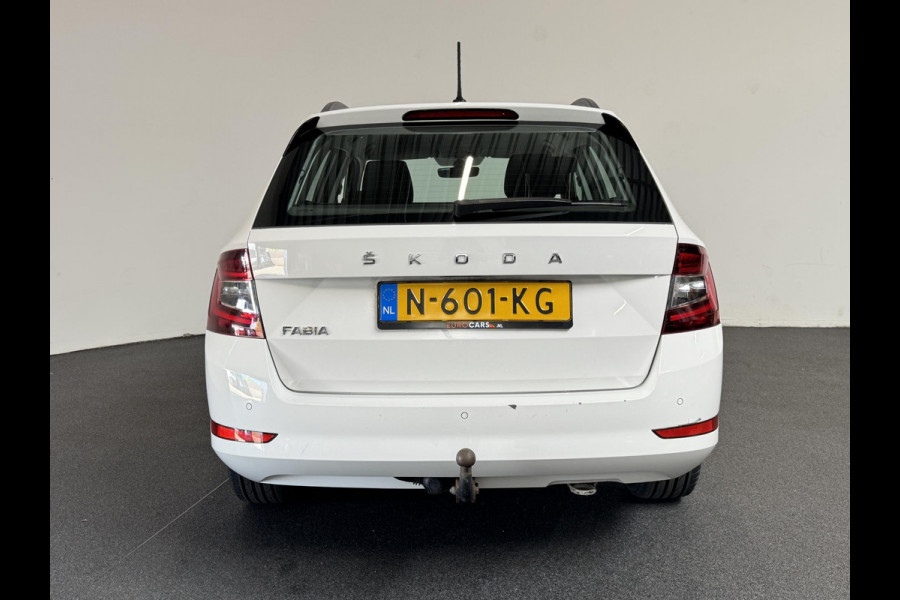 Škoda Fabia Combi 1.0 TSI DSG Business Edition Trekhaak Navigatie Apple Carplay/Android Auto Parkeersensoren achter Stoelverwarming Cruise Control Airco