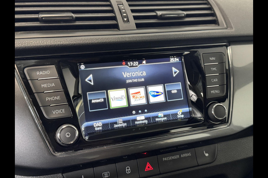 Škoda Fabia Combi 1.0 TSI DSG Business Edition Trekhaak Navigatie Apple Carplay/Android Auto Parkeersensoren achter Stoelverwarming Cruise Control Airco