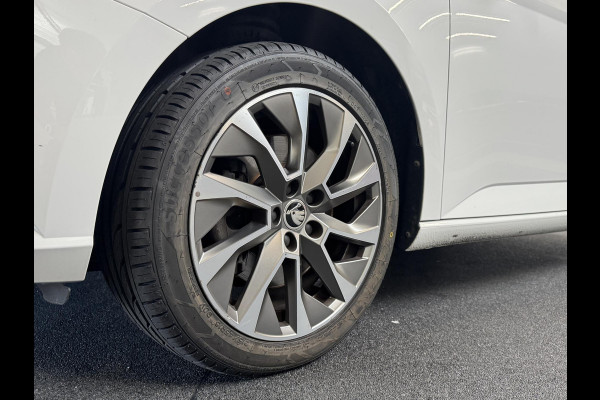Škoda Fabia Combi 1.0 TSI DSG Business Edition Trekhaak Navigatie Apple Carplay/Android Auto Parkeersensoren achter Stoelverwarming Cruise Control Airco