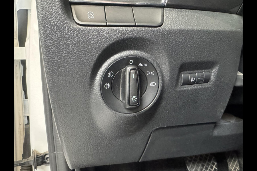 Škoda Fabia Combi 1.0 TSI DSG Business Edition Trekhaak Navigatie Apple Carplay/Android Auto Parkeersensoren achter Stoelverwarming Cruise Control Airco