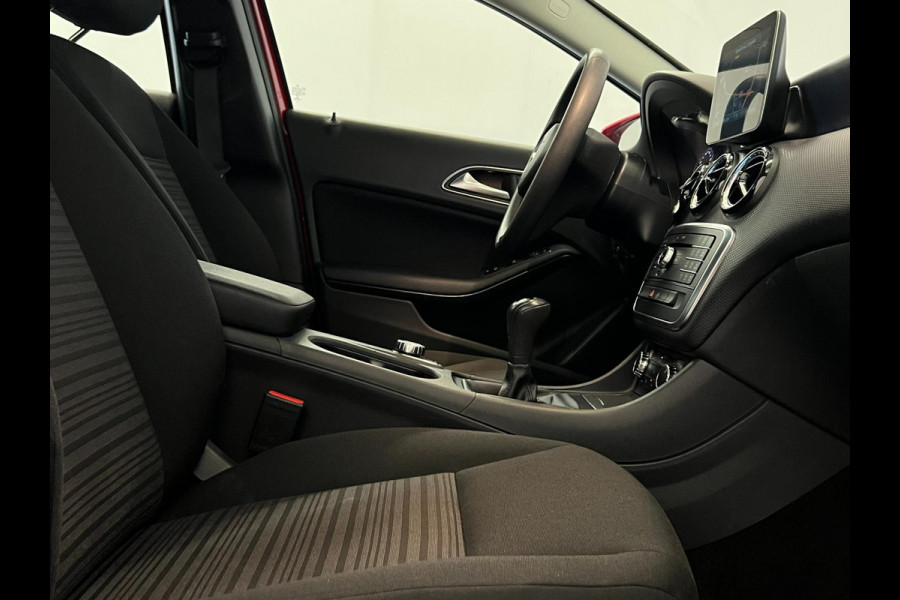 Mercedes-Benz A-Klasse 160 / 1e eig / Camera / Sfeerverlichting