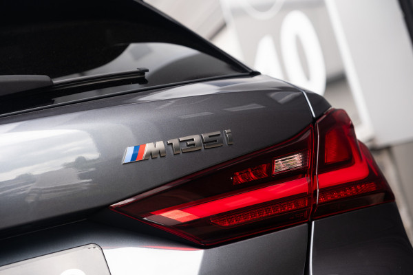 BMW 1-serie M135i xDrive High Executive