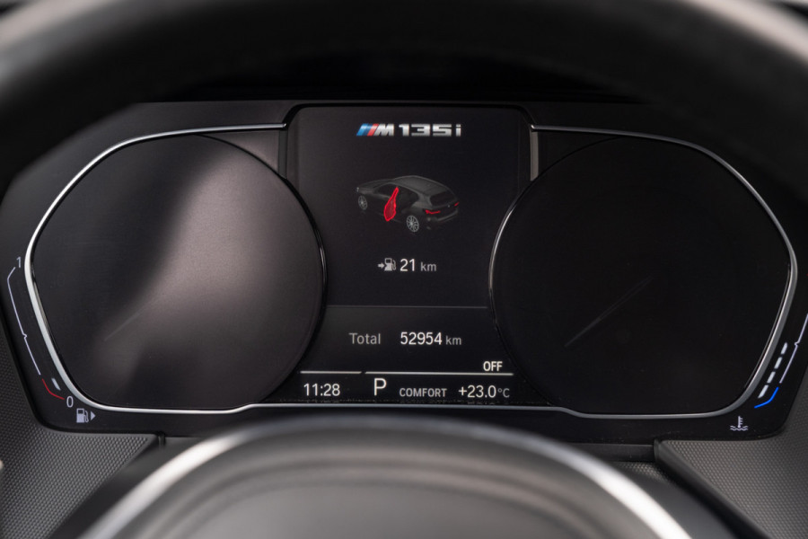 BMW 1-serie M135i xDrive High Executive