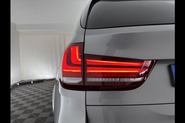 BMW X5 M50d M-Sportpack Aut. *PANO | HEAD-UP | LUXURY-LEATHER | ADAPTIVE-CRUISE | SOFT-CLOSE | BANG&OLUFSEN | TOP-VIEW | BLINDSPOT | NIGHT-VISION | MEMORY-PACK | DIGI-COCKPIT | HEATED-COMFORTSEATS | NAVI-FULLMAP |