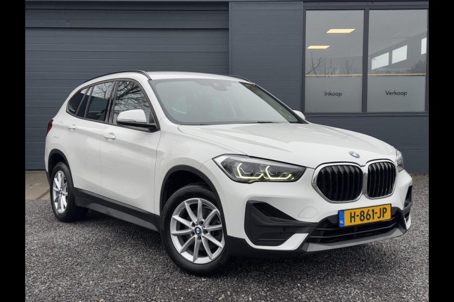 BMW X1 sDrive18i Executive Edition 2e Eigenaar,Navi,Clima,Cruise,PDC,Trekhaak,Head Up Display,Weinig KM,Dealer Onderhouden,N.A.P,APK tot 11-2025