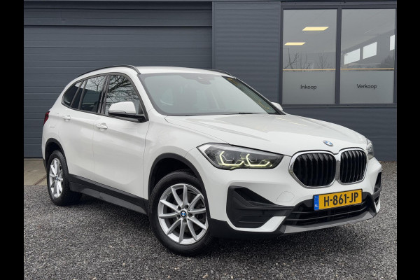 BMW X1 sDrive18i Executive Edition 2e Eigenaar,Navi,Clima,Cruise,PDC,Trekhaak,Head Up Display,Weinig KM,Dealer Onderhouden,N.A.P,APK tot 11-2025
