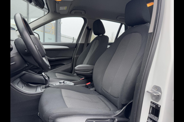 BMW X1 sDrive18i Executive Edition 2e Eigenaar,Navi,Clima,Cruise,PDC,Trekhaak,Head Up Display,Weinig KM,Dealer Onderhouden,N.A.P,APK tot 11-2025