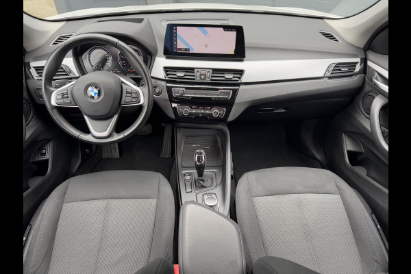 BMW X1 sDrive18i Executive Edition 2e Eigenaar,Navi,Clima,Cruise,PDC,Trekhaak,Head Up Display,Weinig KM,Dealer Onderhouden,N.A.P,APK tot 11-2025