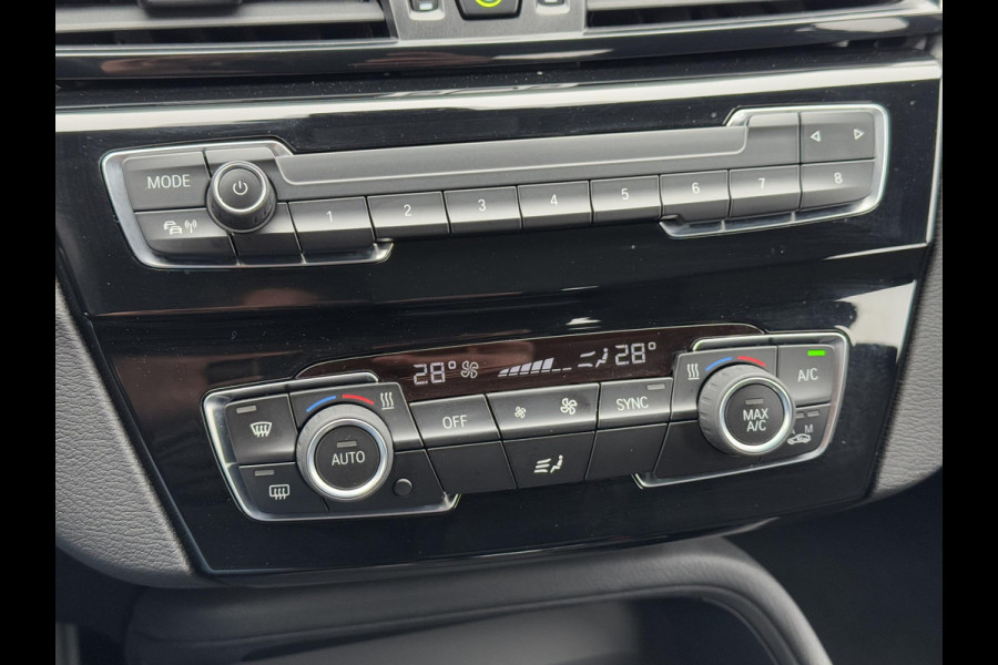 BMW X1 sDrive18i Executive Edition 2e Eigenaar,Navi,Clima,Cruise,PDC,Trekhaak,Head Up Display,Weinig KM,Dealer Onderhouden,N.A.P,APK tot 11-2025