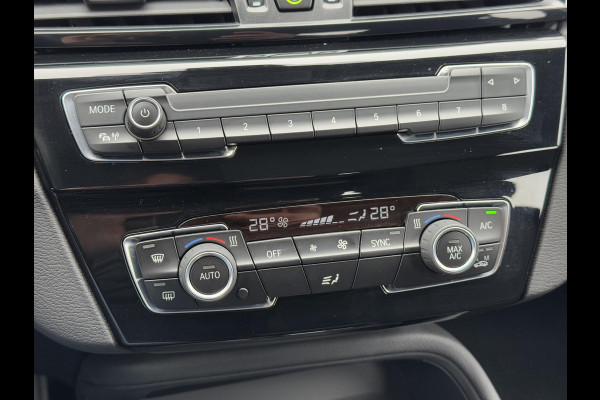 BMW X1 sDrive18i Executive Edition 2e Eigenaar,Navi,Clima,Cruise,PDC,Trekhaak,Head Up Display,Weinig KM,Dealer Onderhouden,N.A.P,APK tot 11-2025