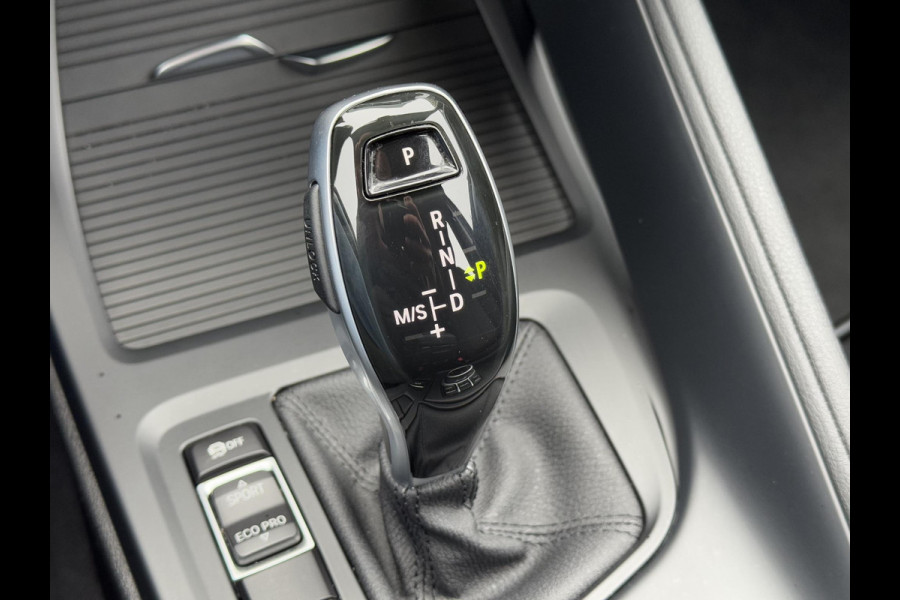 BMW X1 sDrive18i Executive Edition 2e Eigenaar,Navi,Clima,Cruise,PDC,Trekhaak,Head Up Display,Weinig KM,Dealer Onderhouden,N.A.P,APK tot 11-2025
