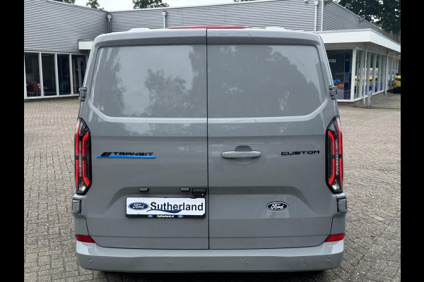Ford E-Transit Custom 340 L2 Limited/Titanium 65 kWh / 218pk | SCI | Ford voorraad | Premium Lak: Grey Matter, Limited interieurbekleding, verwarmbare passagiersstoel (8-weg verstelbaar), centrale dubbele vergrendeling, 17 inch lichtmetalen velgen, Driver Assistance Pack, AGM Accu, BEV 3-fase oplaadkabel (mode 3, 32A, 10m) Vehicle Integration System Ford Voorraad