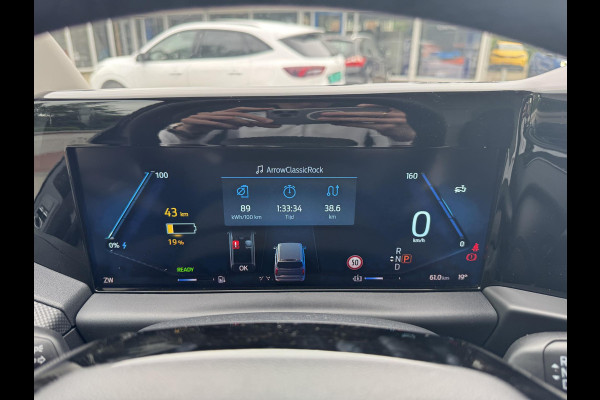 Ford E-Transit Custom 340 L2 Limited/Titanium 65 kWh / 218pk | SCI | Ford voorraad | Premium Lak: Grey Matter, Limited interieurbekleding, verwarmbare passagiersstoel (8-weg verstelbaar), centrale dubbele vergrendeling, 17 inch lichtmetalen velgen, Driver Assistance Pack, AGM Accu, BEV 3-fase oplaadkabel (mode 3, 32A, 10m) Vehicle Integration System Ford Voorraad